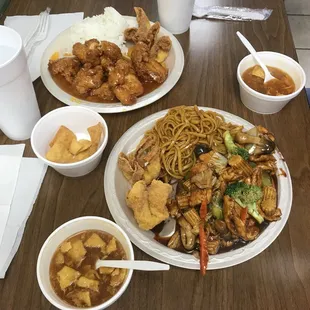 Hunan chicken with noodles and crab rangoon, Lemon chicken with steamed rice and crab rangoon, free Hot and Sour Soup when you dine in.