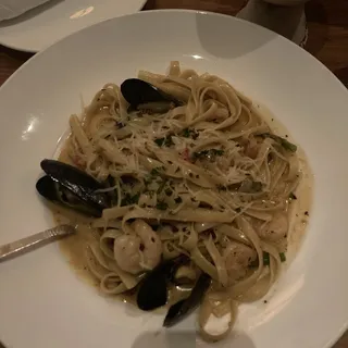 Creole Seafood Fettuccine