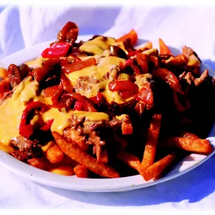 a plate of chili fries