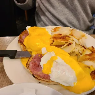 Eggs Benedict