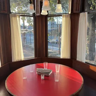 sushi and sashimi, interior