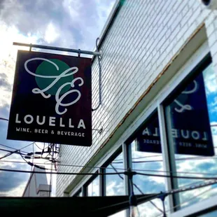 LouElla Wine, Beer &amp; Beverage
[wine so fine, it&apos;ll blow your mind]
A WINE BAR, BOTTLE SHOP + EVENT SPACE...