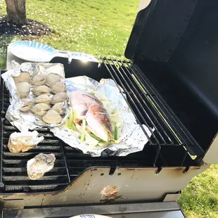 Grill Redsnapper with butter and onion