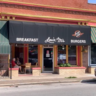 the outside of the restaurant