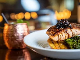 Lone Wolf Restaurant & Lounge