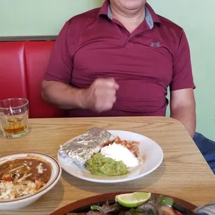 Flank Steak Arroz con Habichuelas, y El Mago (The Magician/Owner/Chef Luís!