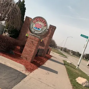 the entrance to the restaurant