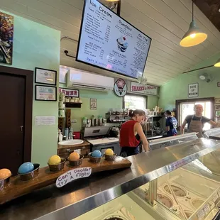 Louie&apos;s interior