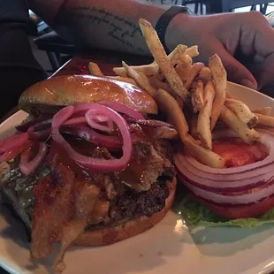 Delicious burgers with pickled red onion - cooked perfectly!