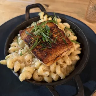 GOUDA MAC &amp; CHEESE with blackened salmon