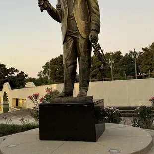 Louis Armstrong sculpture