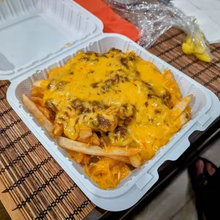 Chili cheese fries