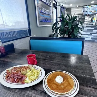 My breakfast choice! Was so perfect! I couldn&apos;t finished all, and i ask for (2 scramble eggs only) imaging that!