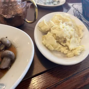 Homemade Roasted Garlic Mashed Potatoes