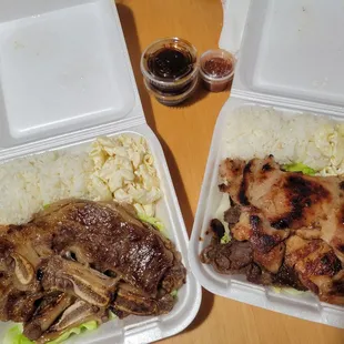 Bbq chicken, kalbi beef, mac n cheese and rice