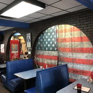 Patriotic theme and decor inside