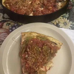 Pan pizza with sausage mushroom &amp; half green pepper