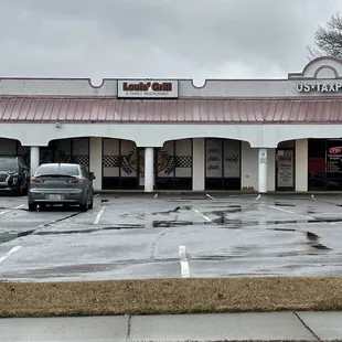 the outside of a restaurant