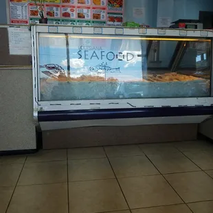 a display of seafood items