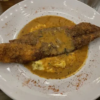 Fried Redfish & Grits