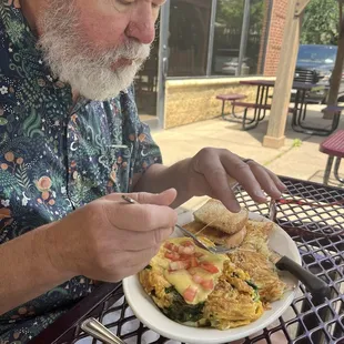 The Jason omelet, a new big Dave favorite! And no he couldn't finish it!!!