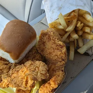 3 Pc Chicken Strip Combo with Fries