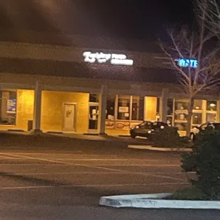 the outside of a restaurant