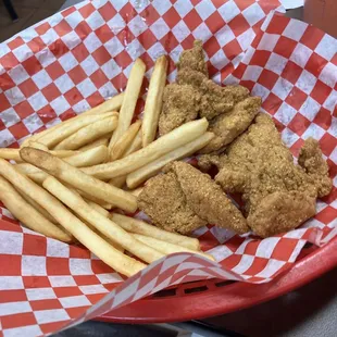 Fish nuggets and fries