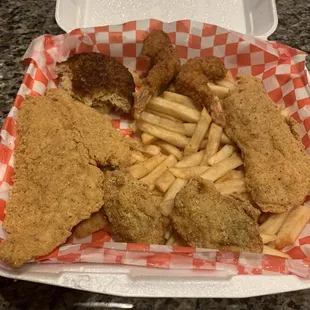 Fried seafood platter