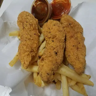 The thickest, juciest chicken tenders you'll ever have. Oh lord these were so huge and so delicious.