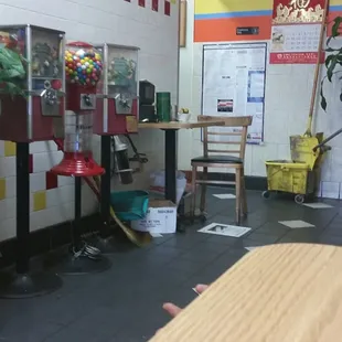 Again this is why I see they have a b plus the floor was kind of dirty... it's the definition of "hole in the wall" lol