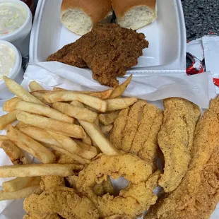 Fried filet of sole, shrimp, chicken