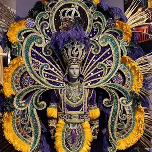 King&apos;s Costume (2000) by Anthony &amp; Shirley Colombo and worn by Desiree Glapion-Rogers for the Zulu Club - New Orleans Mardi Gras Exhibit