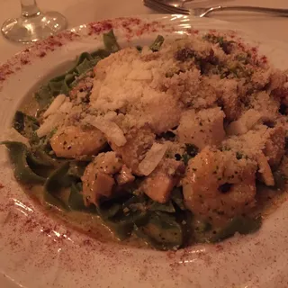 Lemon Pesto Shrimp And Scallops