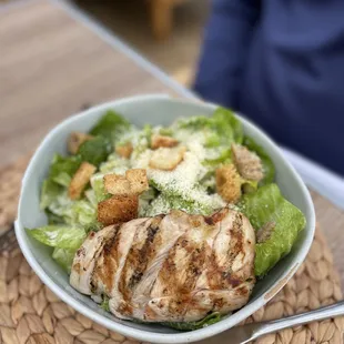 Cesar salad w chicken