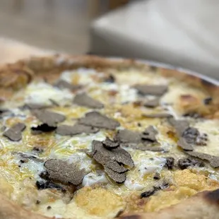 Truffle pizza
