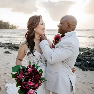 Wedding portraits on the beach at Loulu Palm Estate - Photography by HNL Studios www.hnlstudios.com