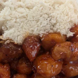 General Tao + white rice + extra spicy