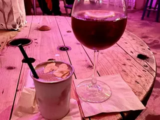 Lakeside Lounge
