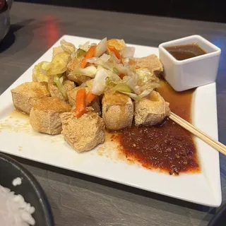 E3. Signature Stinky Tofu