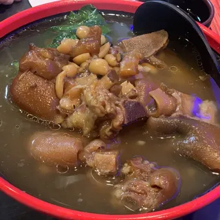 B4. Five Spiced Pork Knuckle Noodle Soup Rice Noodles