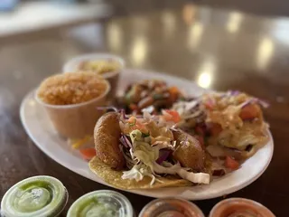 Los Tacos 