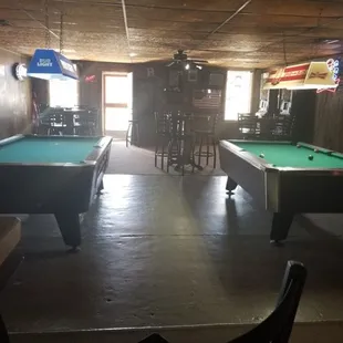 2 POOL TABLES