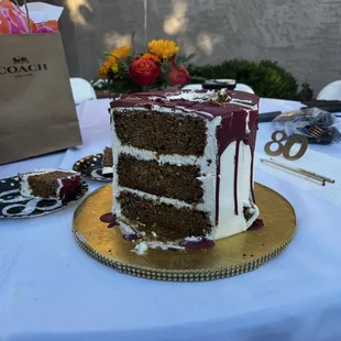 $215 10" carrot cake for party of 25