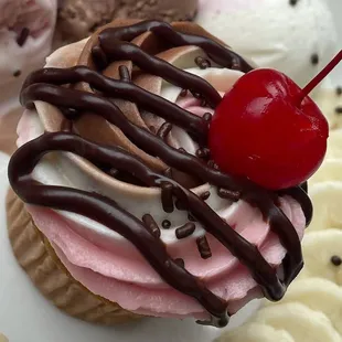 Banana Split Cupcake
