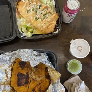 Bottom is crunch wrap and chimi de gorda. Comes with salsa!