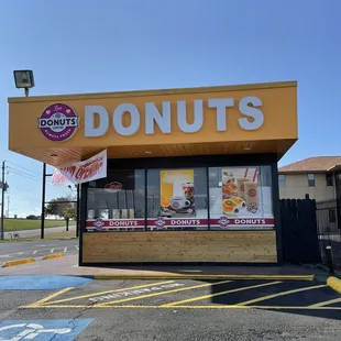 the front of a donut shop