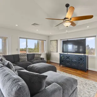 3rd floor living / TV area (Hale Mauka Estate)