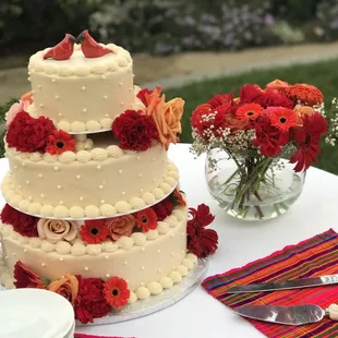 Another wedding in the books! Day of coordination, floral, &amp; photo booth provided by Love Jones Wedding &amp; Event Planning