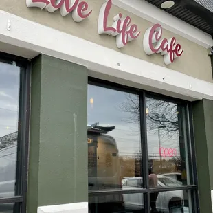 Lovely signage for a Lovely, Lively Cafe in Laurel...